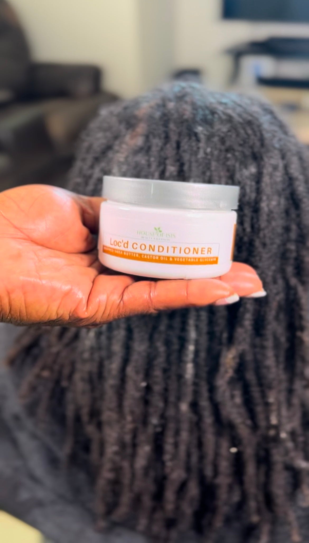 Load video: Cleansing shampoo for locs